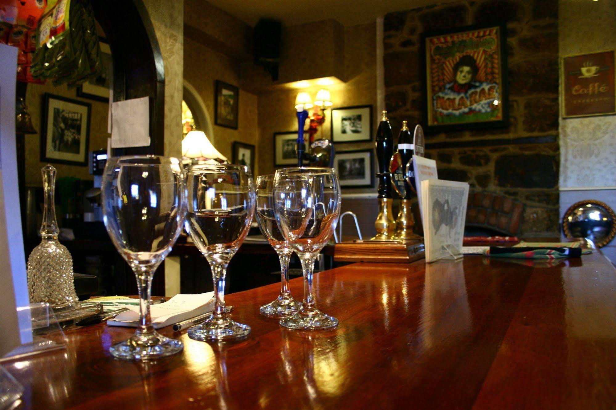 The Globe Inn Chagford Exterior foto